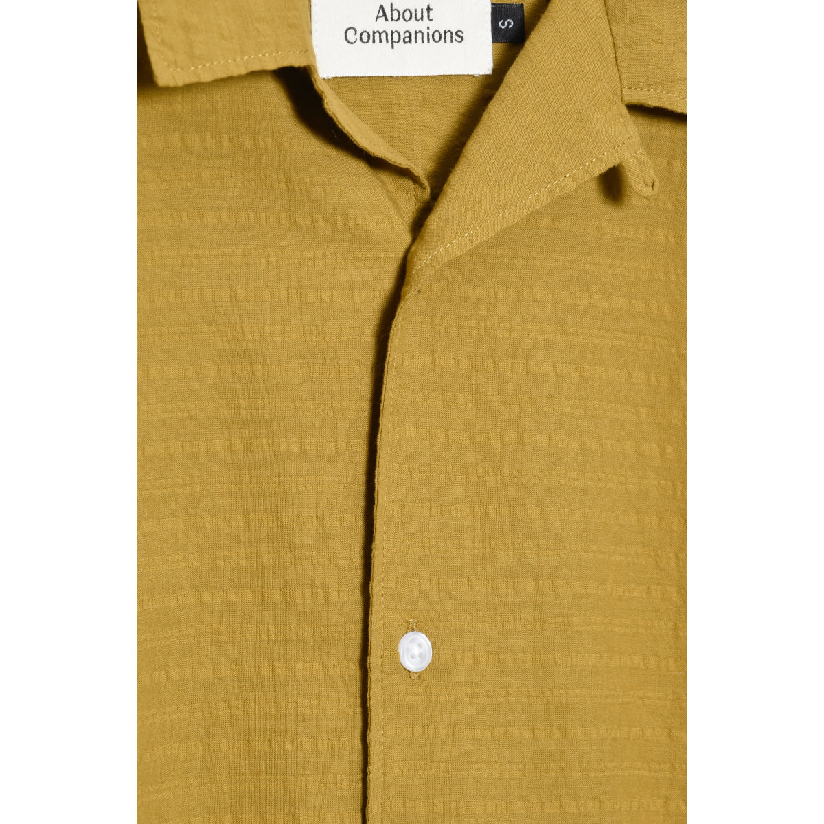 About Companions Kuno Shortsleeve eco seersucker gold