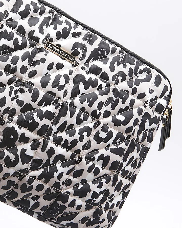 Beige quilted leopard print laptop bag