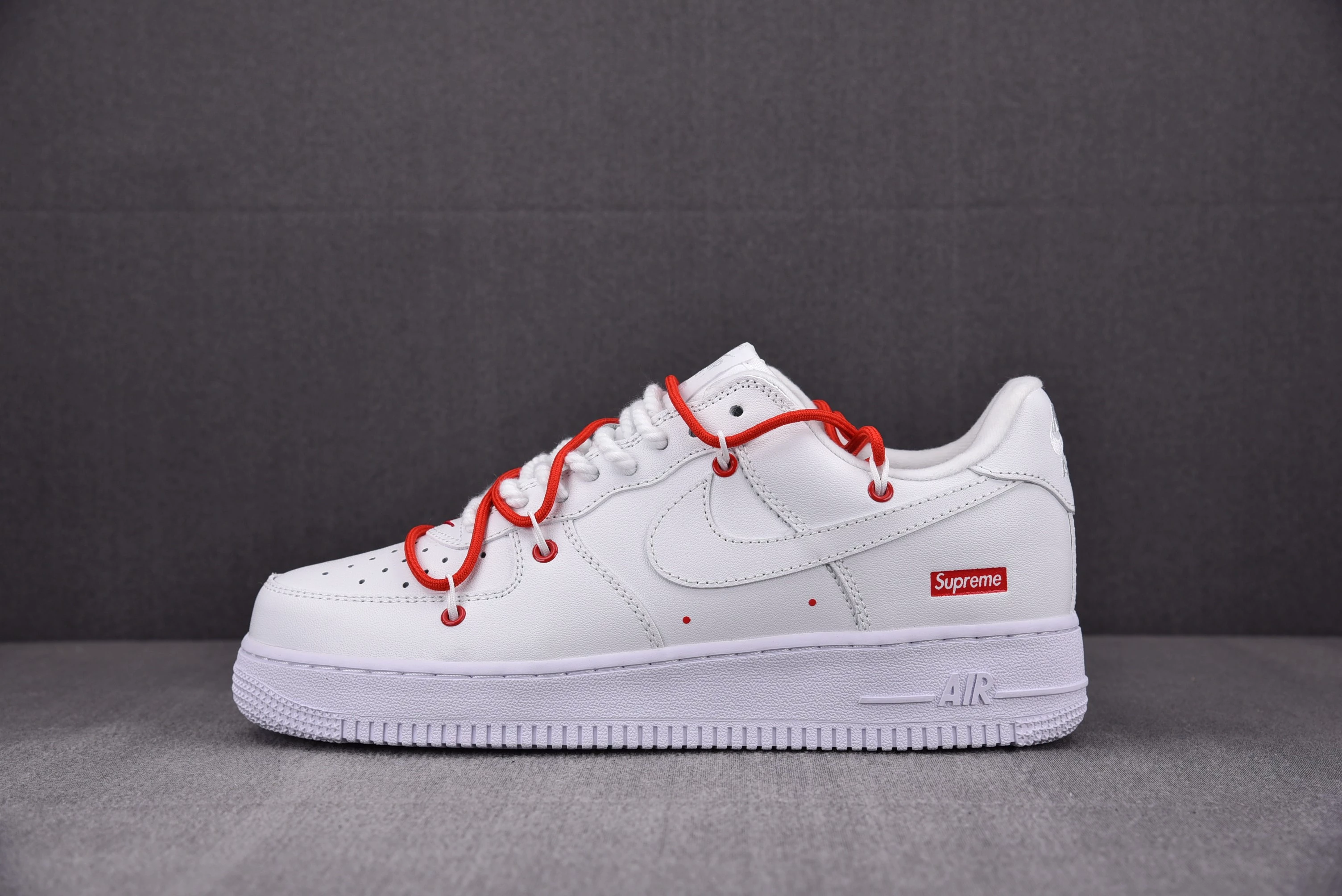 Nike Air Force 1 Low Supreme Special Edtion (Custom Sneaker)