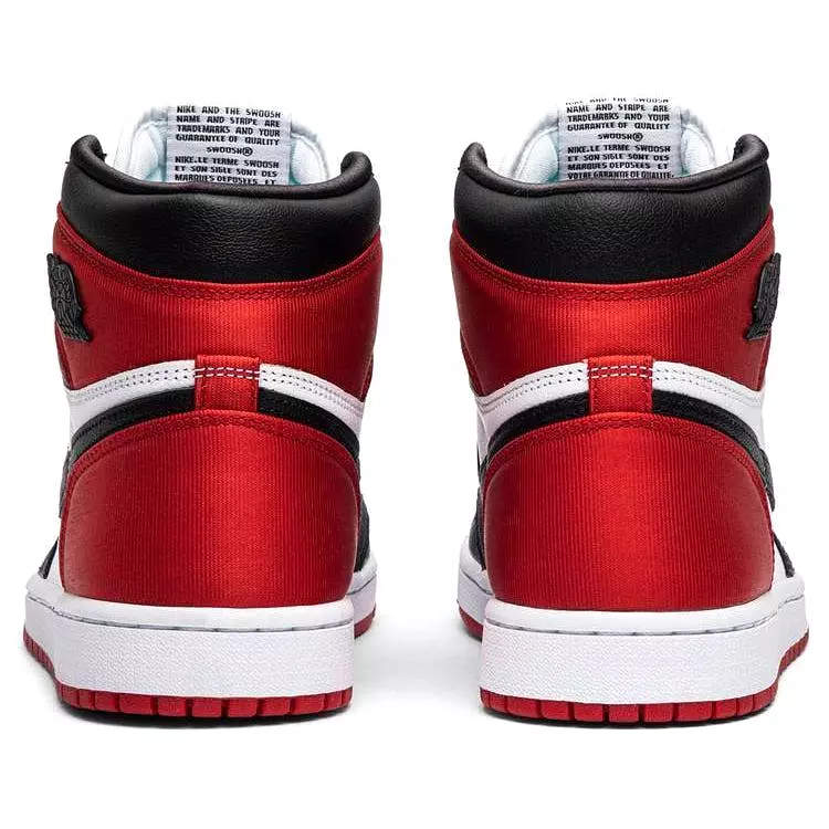 Nike Wmns Air Jordan 1 Retro High 'Satin Black Toe'.