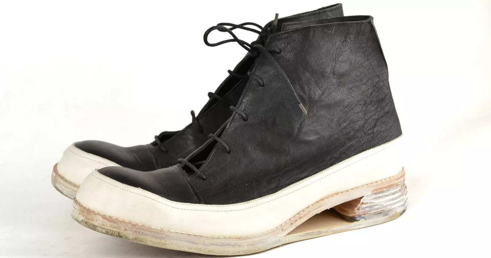 Sneaker boot  |  Hollow wedge