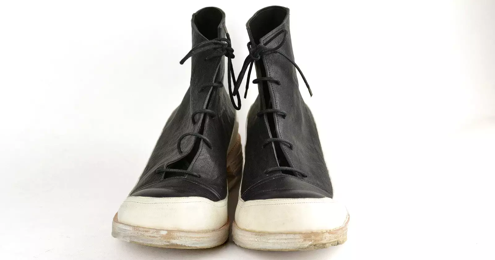 Sneaker boot  |  Hollow wedge